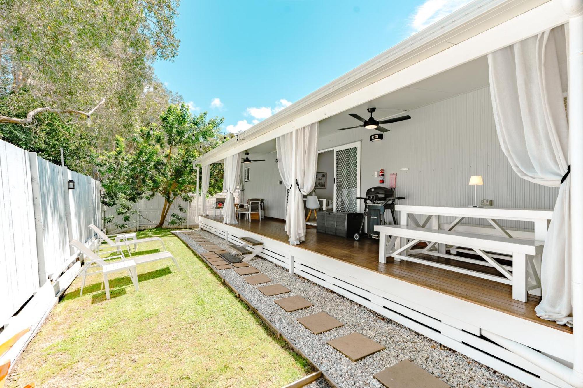 Private Outdoor Spa, Fire Pit, Cinema Room - The Cottage Coolum Beach Esterno foto